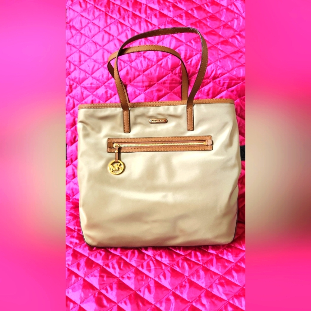 Michael Kors Vinyl/leather tote